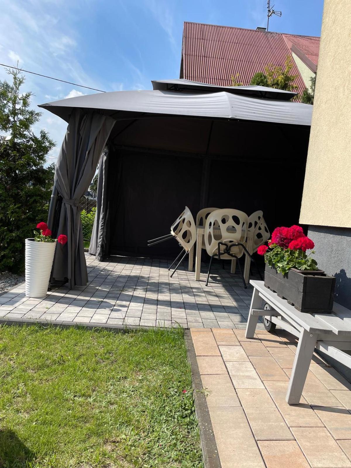 Mieszkanie Na Osiedlu Siedemsetlecia Uniejow Luaran gambar